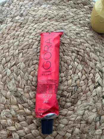 Igora Royal n°7.77 - Schwarzkopf Professional valeur 16€