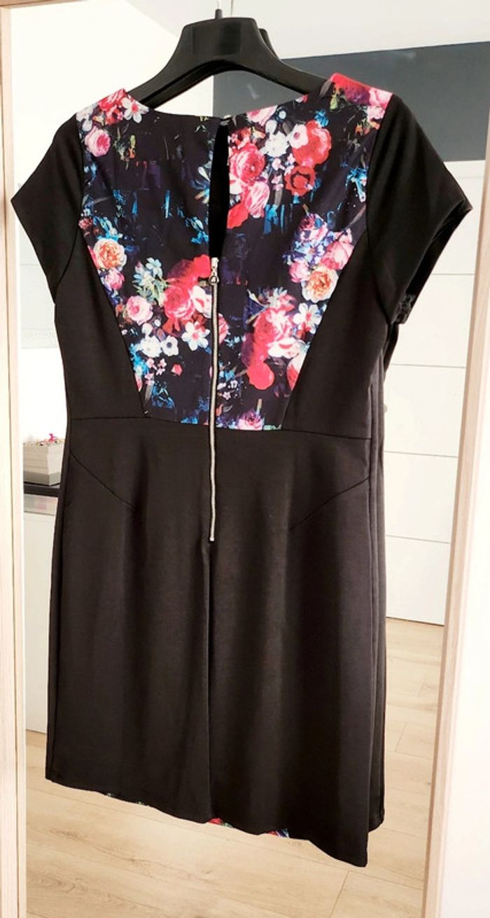 Robe fourreau manches courtes noire fleurs multicolores taille 4 42 Jus d'Orange - photo numéro 2