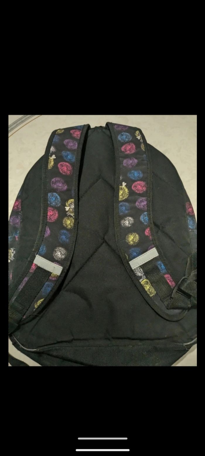 Cartable, sac à dos scolaire noir et multicolore. - photo numéro 4