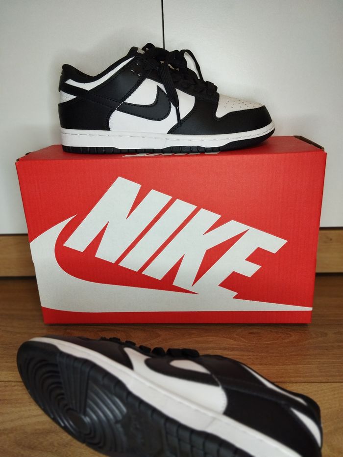 Basket Nike dunk panda taille 39 - photo numéro 2