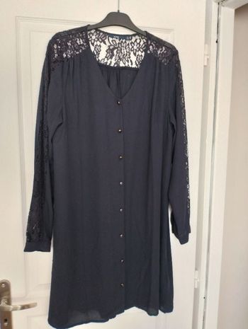 Robe bleue marine taille 42
