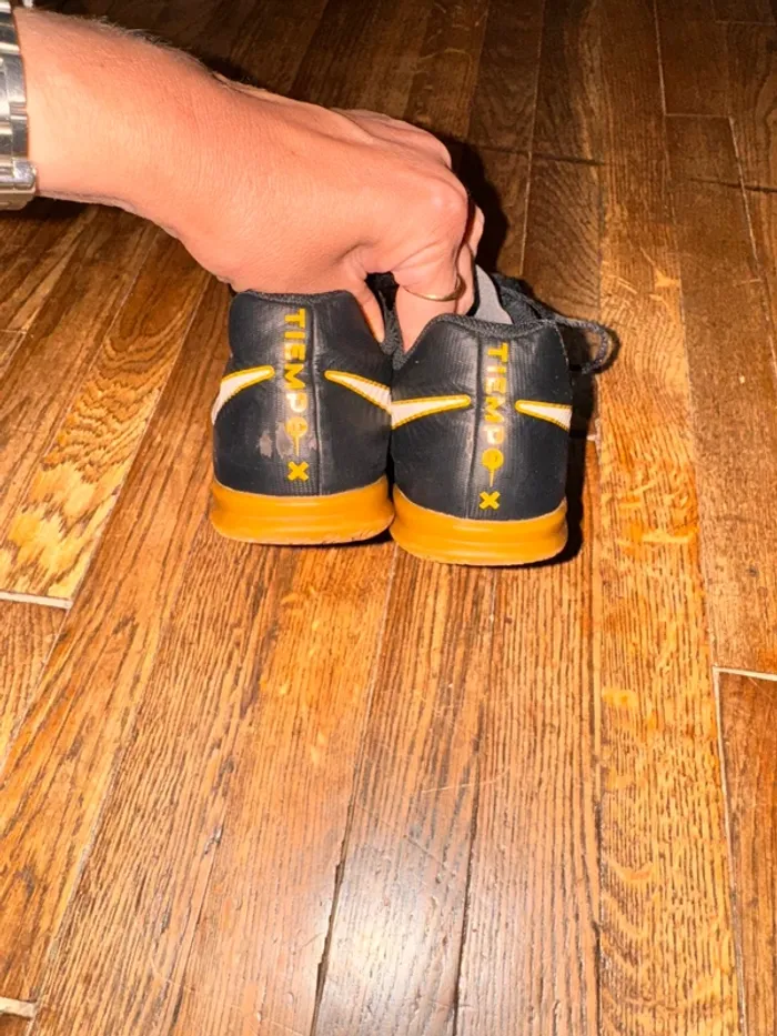 Baskets futsal Nike Taille 33 - photo numéro 3