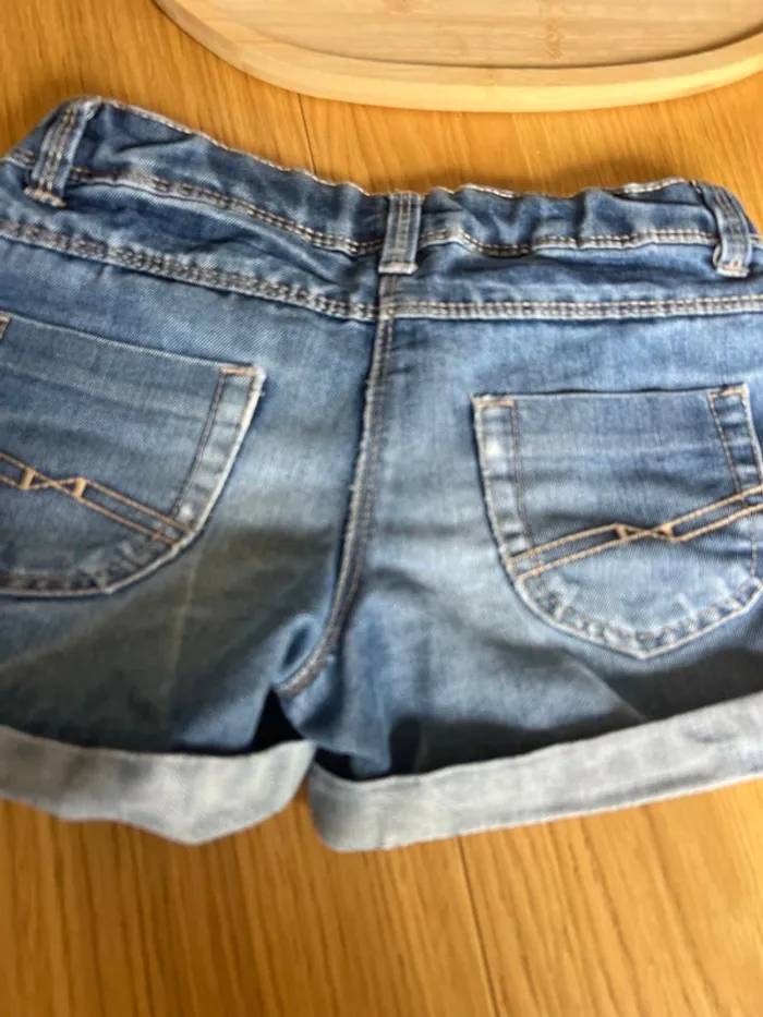 Short, tape-à-l’œil 6 ans - photo numéro 3