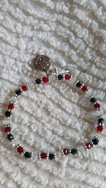 Bracelet femmes avec croix et roseraie