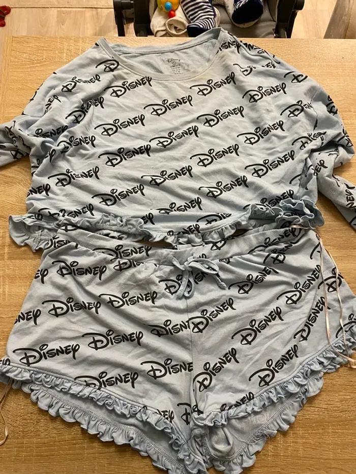 Ensemble pyjama short et pull