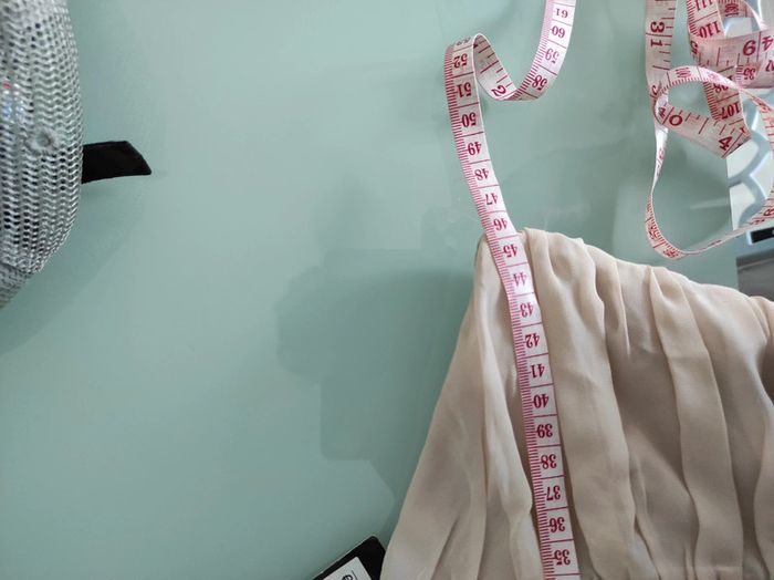Robe de soirée cocktail drapée h&m beige - photo numéro 9