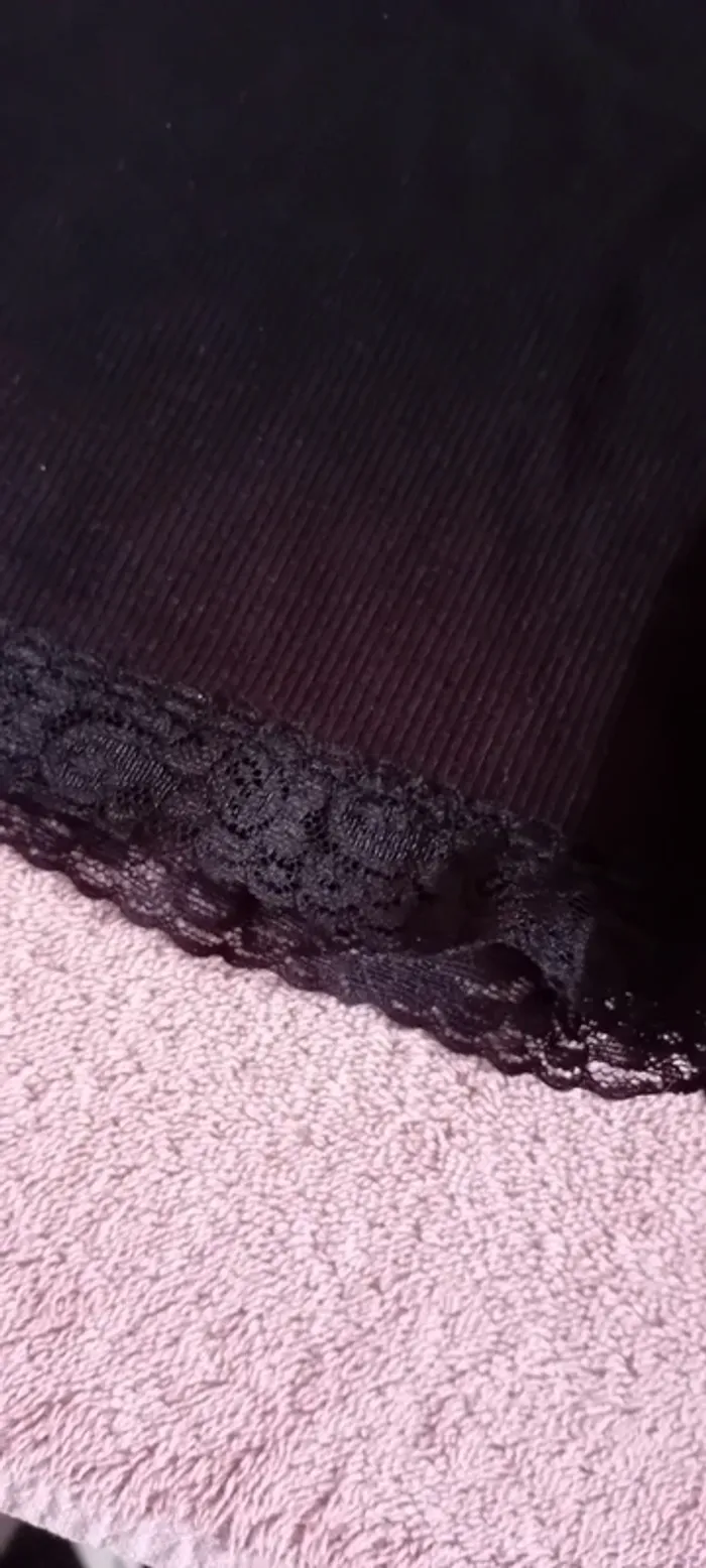 Joli petit pull noir Jennifer taille M en très bon état - photo numéro 4