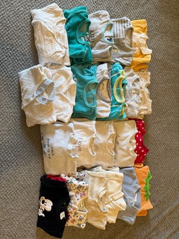 Lot 23 pyjamas chaud taille 3 mois