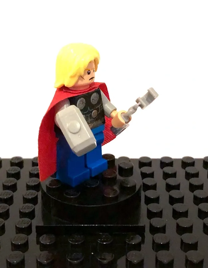 LEGO Marvel Super Heroes - "Thor, no beard" - photo numéro 4