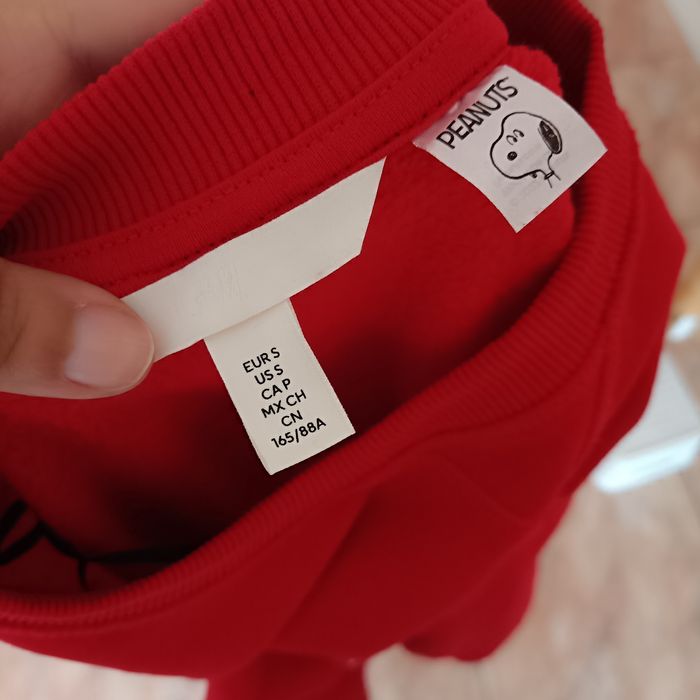 H&M Peanuts Snoopy sweat rouge - photo numéro 7