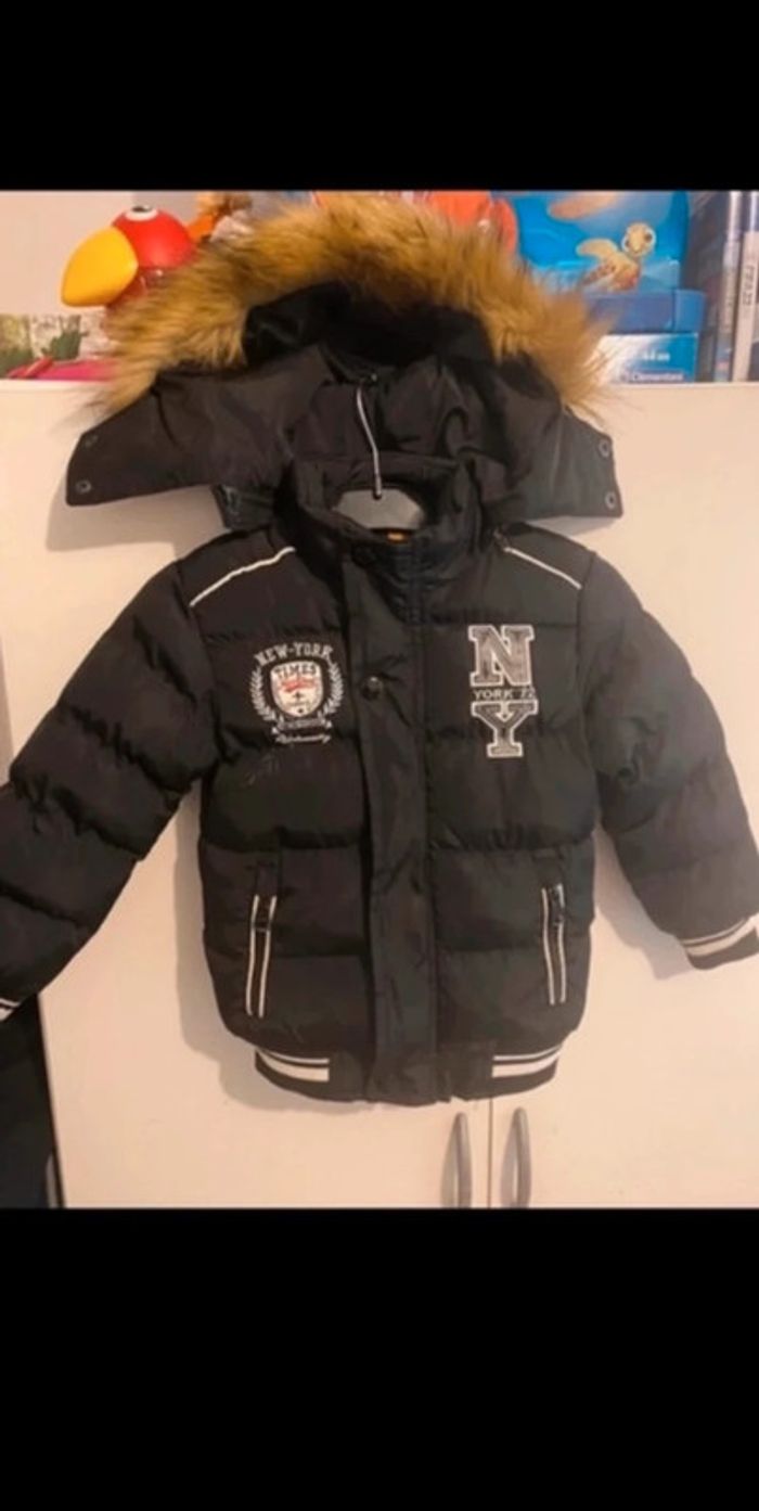 Doudoune à capuche taille 3 ans