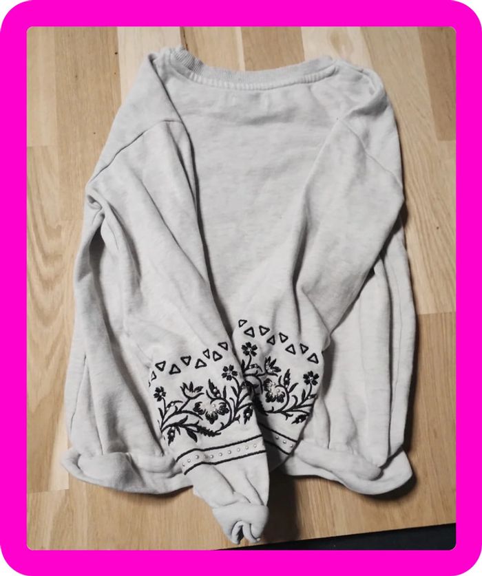 Pull Gémo taille 8 ans en  bon état - photo numéro 2