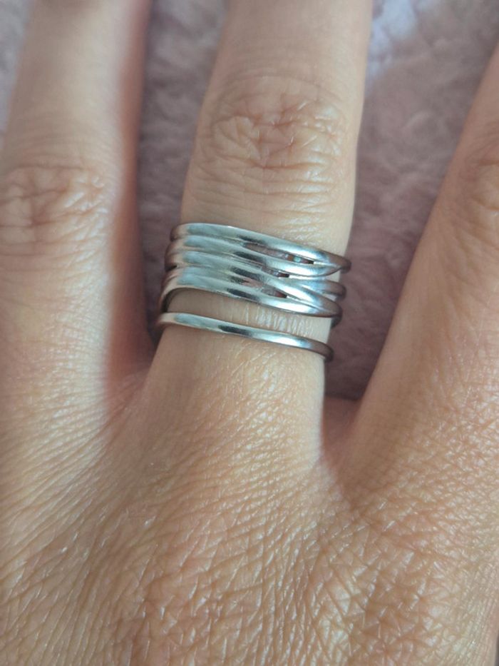 Jolie bague bandeau en acier