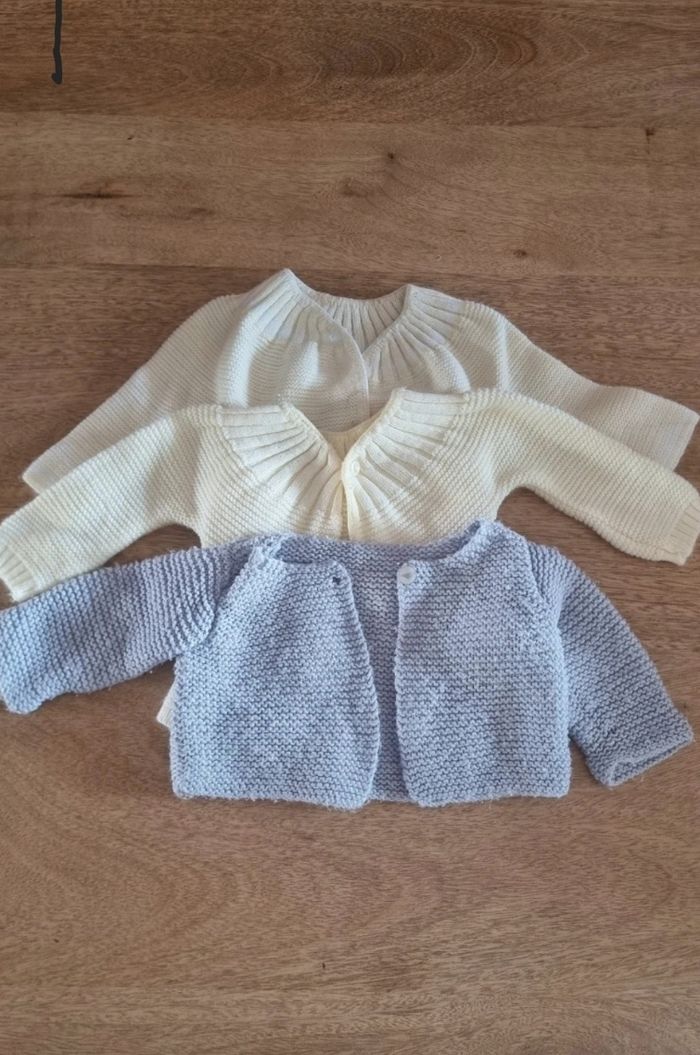 Lot 3 gilets taille naissance
