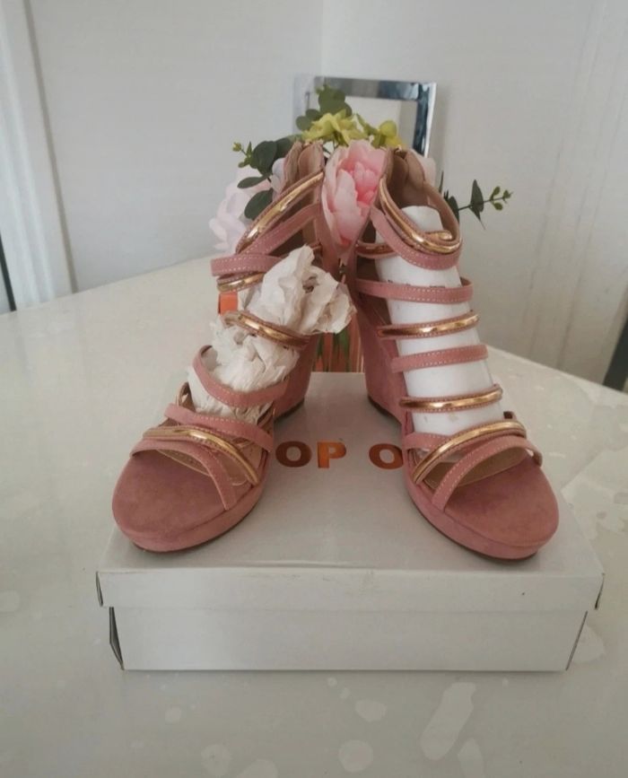 🩷🤍Jolie Paires De Sandales Talon Compensé 🩷🤍 - photo numéro 7