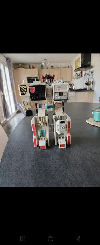 Figurine vintage transformers metroplex