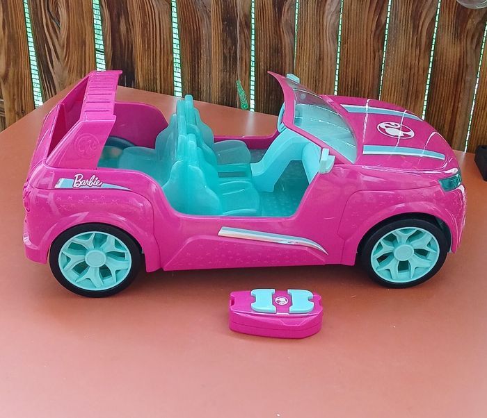 Voiture télécommandée barbie