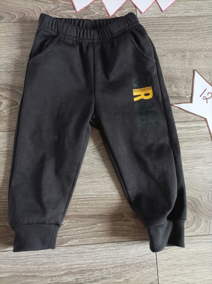 Jogging noir 12 mois