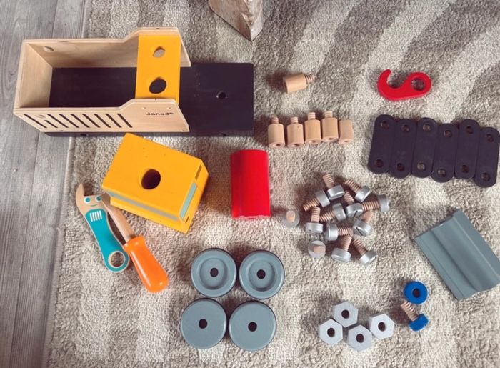 Grand camion de chantier à construire janod - photo numéro 3