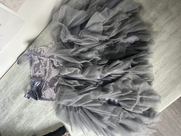 belle robe de cérémonie soirée fête fille 8 ans grise à strass