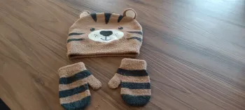 Bonnet et moufles 2-3 ans c&a