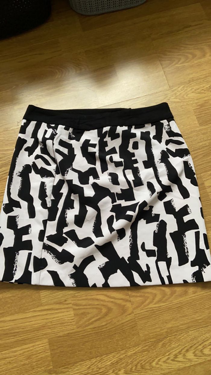 Jupe noire et blanche - photo numéro 5