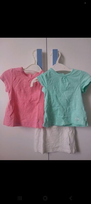Lot 3 t-shirts unis  9 mois