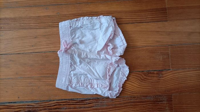 Short à volants rose