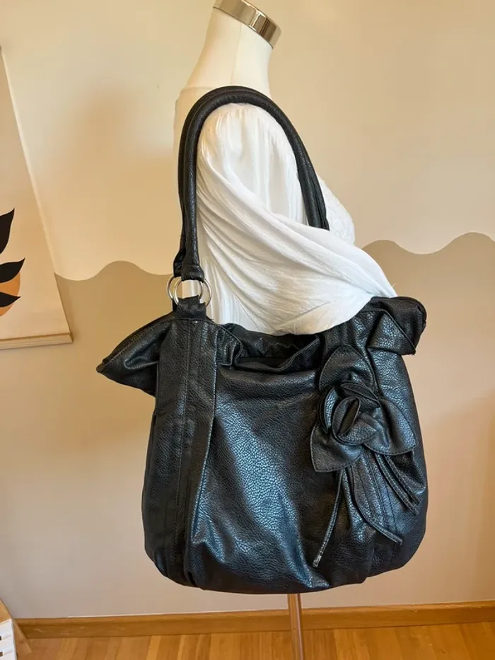 Sac vintage y2k en cuir synthétique noir avec fleur [ref 2508SBl168] - photo numéro 9