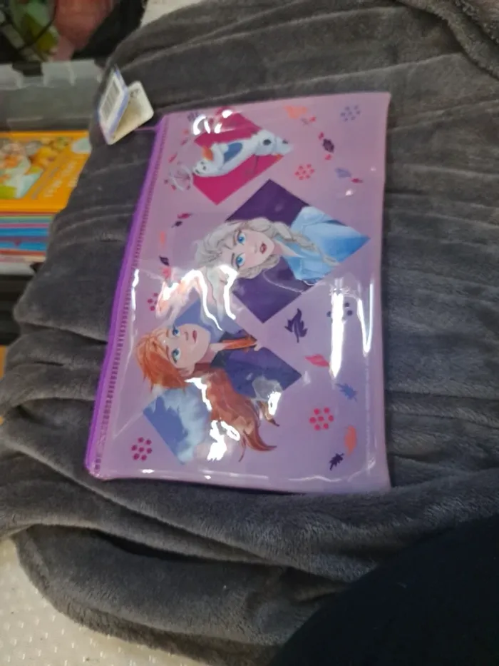 Trousse reine des neige  neuf