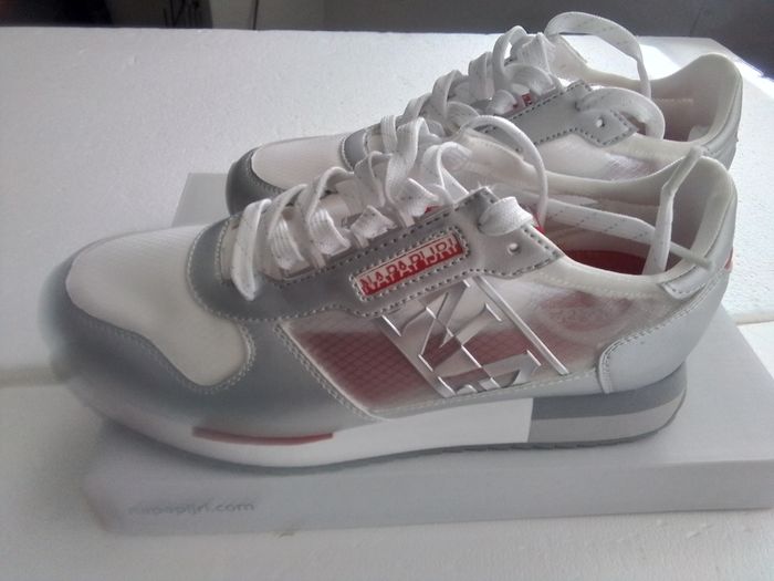 NAPAPIJRI  basket dames.  Neuves. EU 40. - photo numéro 3