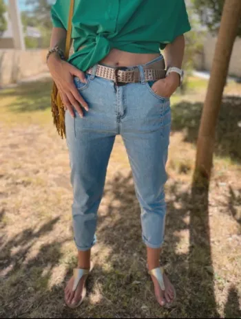 Jean mom bleu clair taille 40