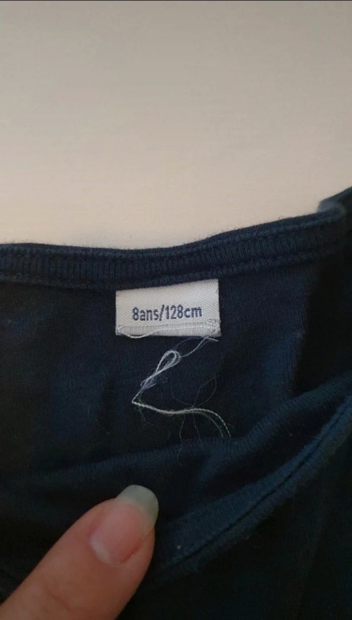 T shirt bleu marine en 8 ans - photo numéro 3