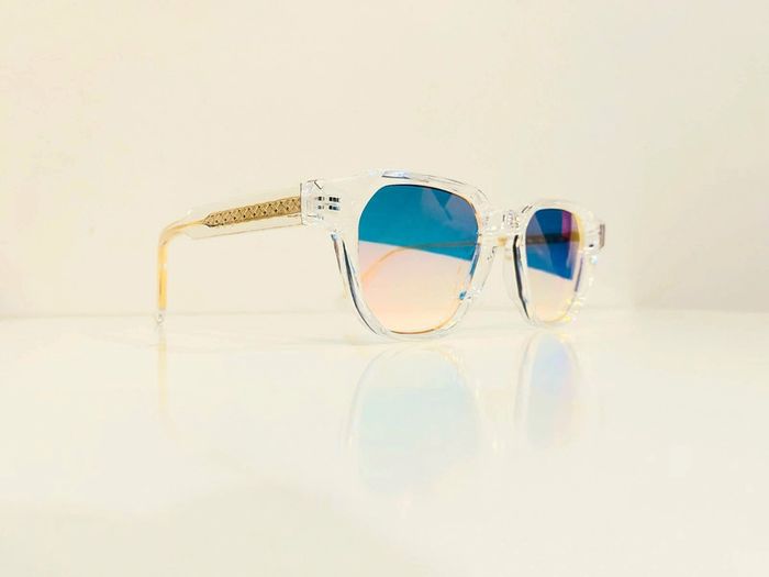 Lunette de soleil mixte transparente verres miroités uv protection taille moyenne - photo numéro 3