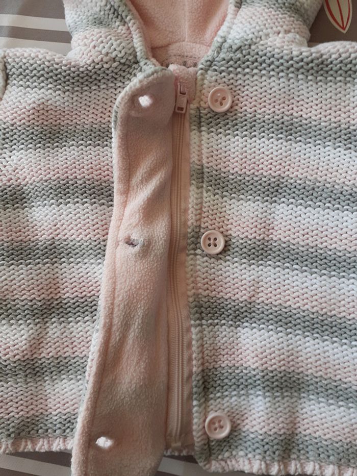 Joli manteau à capuche en maille a rayures 6 mois fille - photo numéro 5