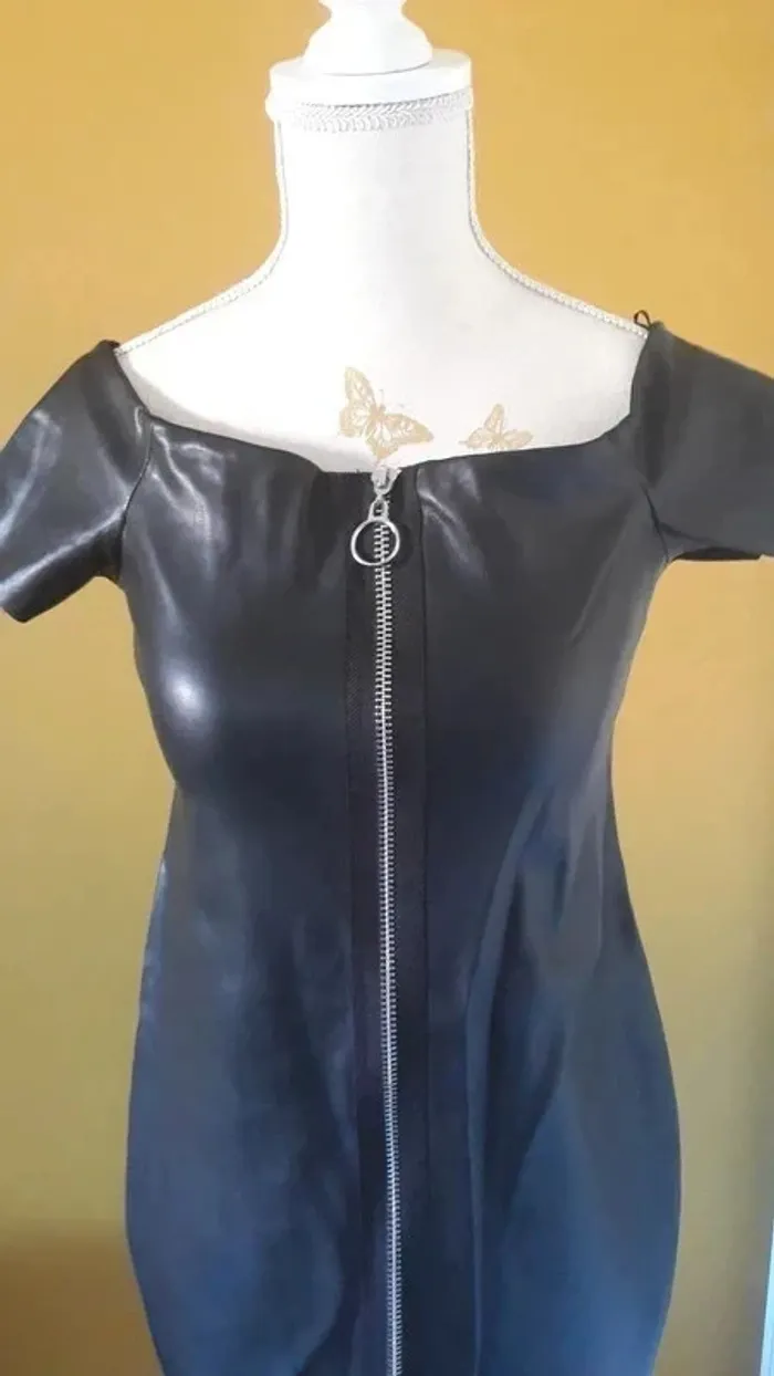 Robe Zara taille 36 en très bon état - photo numéro 3