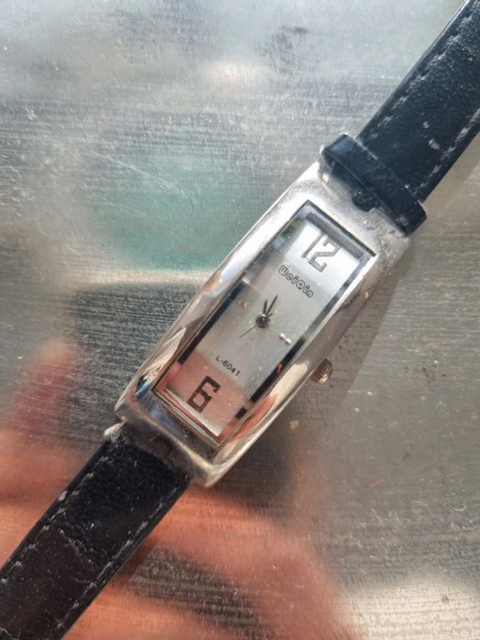 Montre vintage noir - photo numéro 4