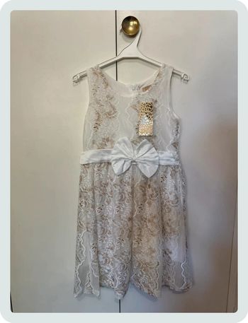 Robe en dentelle écrue