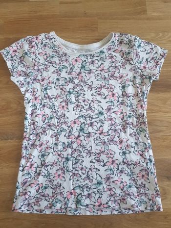 T-shirt taille 6/7ans en très bon état