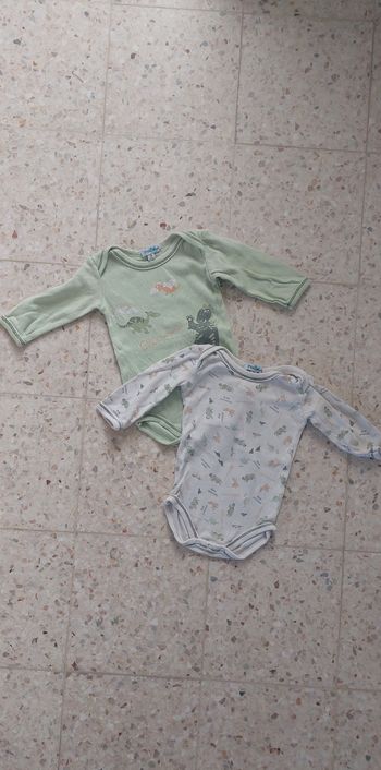 Lot de 2 bodies
3 mois
p'tit beguin