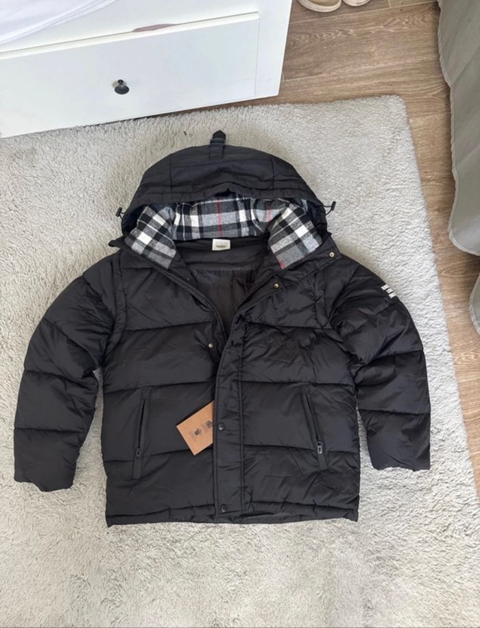 Doudoune Burberry noire - Neuve avec étiquette