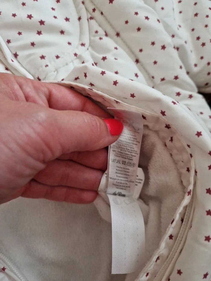 Jolie combinaison pilote taille 6 et 9 mois - photo numéro 3