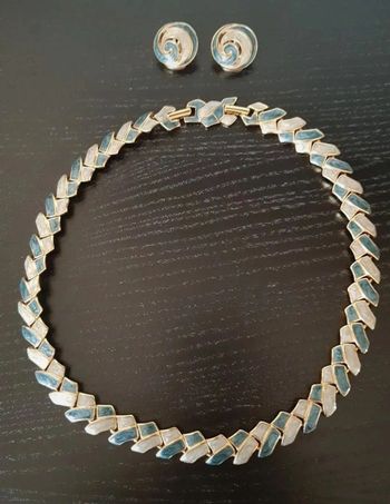 Parure collier et boucles d'oreilles