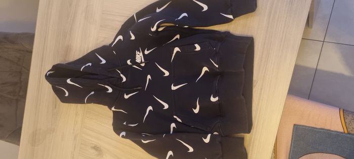 Vends lots sweats à capuche garçon - photo numéro 4
