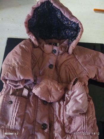 Manteau 3 mois  avec moufles