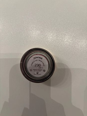 Brush 2 en 1 joué et lèvre le rouge français