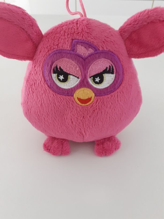 Peluche Furby rose - photo numéro 2