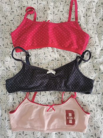 Lot 3 brassières