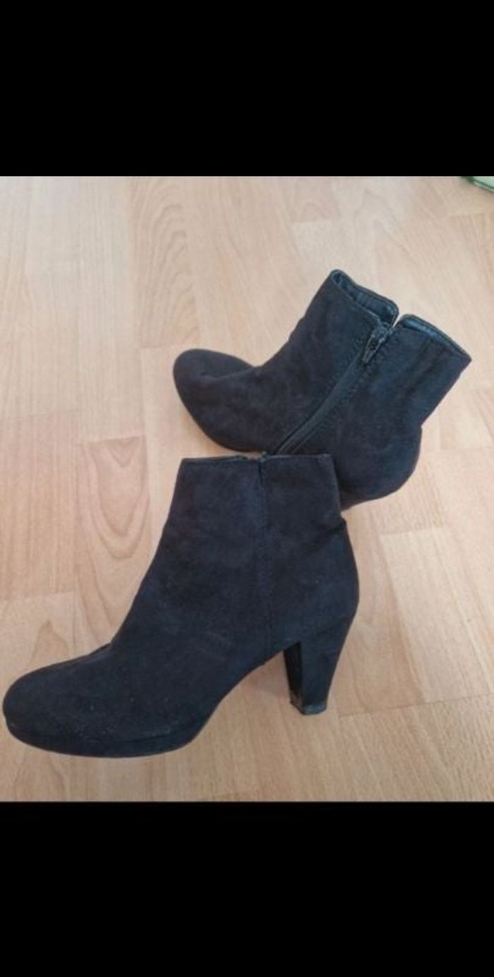Boots bata noire
