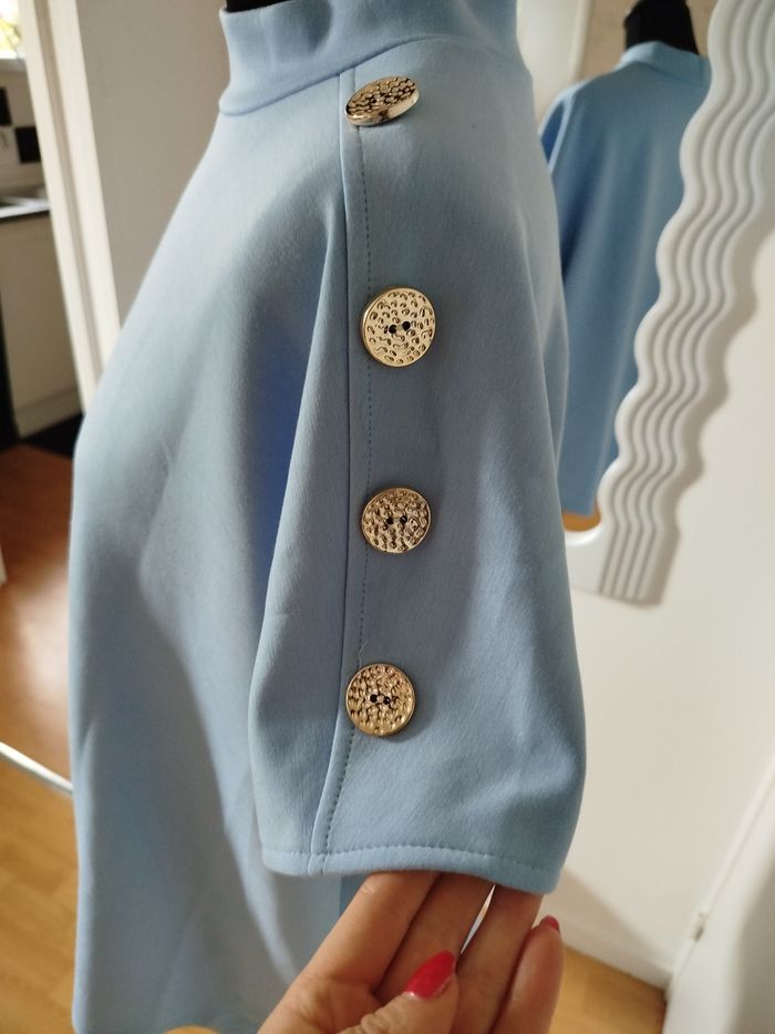 Haut bleu ciel - photo numéro 4